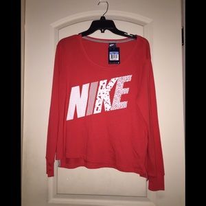 Nike Woman’s long sleeve size medium NWT